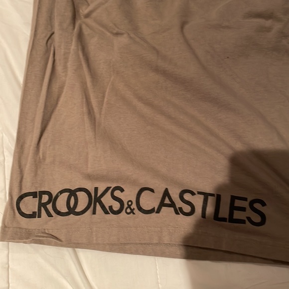 Crooks and castles - Picture 4 of 4